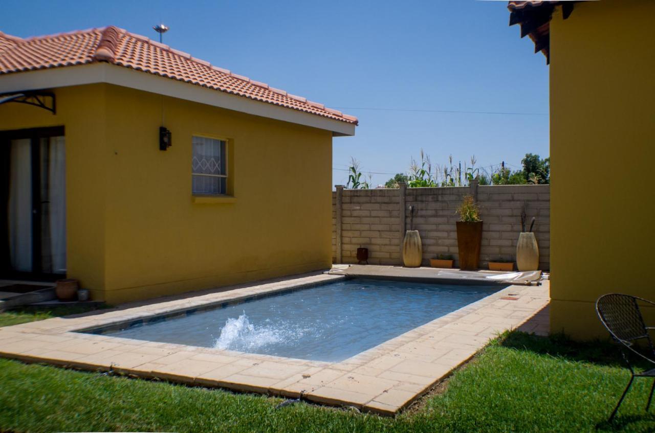 Seroloana Guest House Ράστενμπεργκ Εξωτερικό φωτογραφία