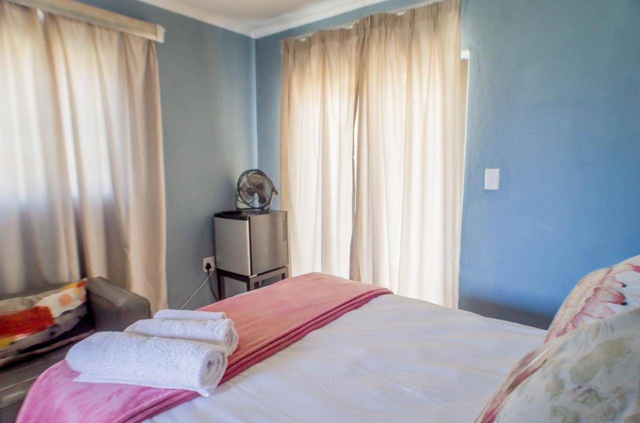 Seroloana Guest House Ράστενμπεργκ Εξωτερικό φωτογραφία