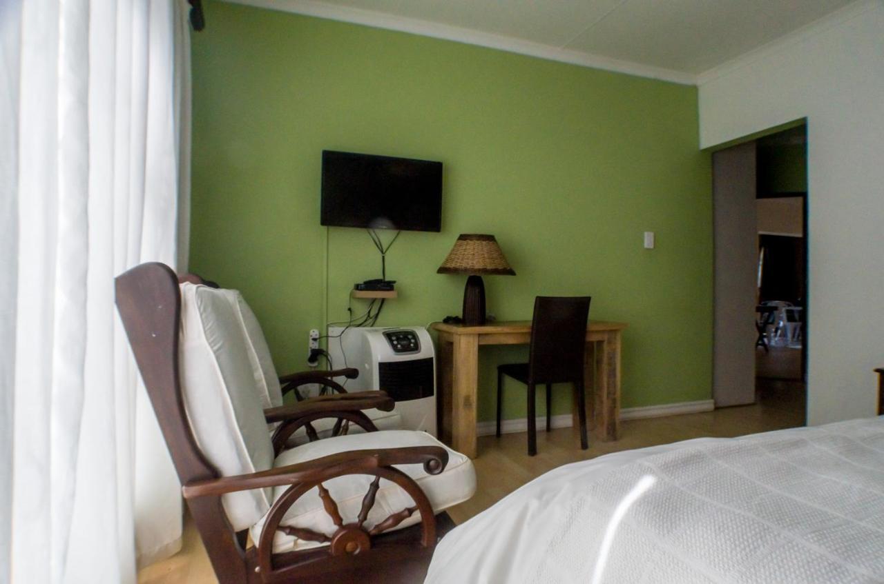 Seroloana Guest House Ράστενμπεργκ Εξωτερικό φωτογραφία