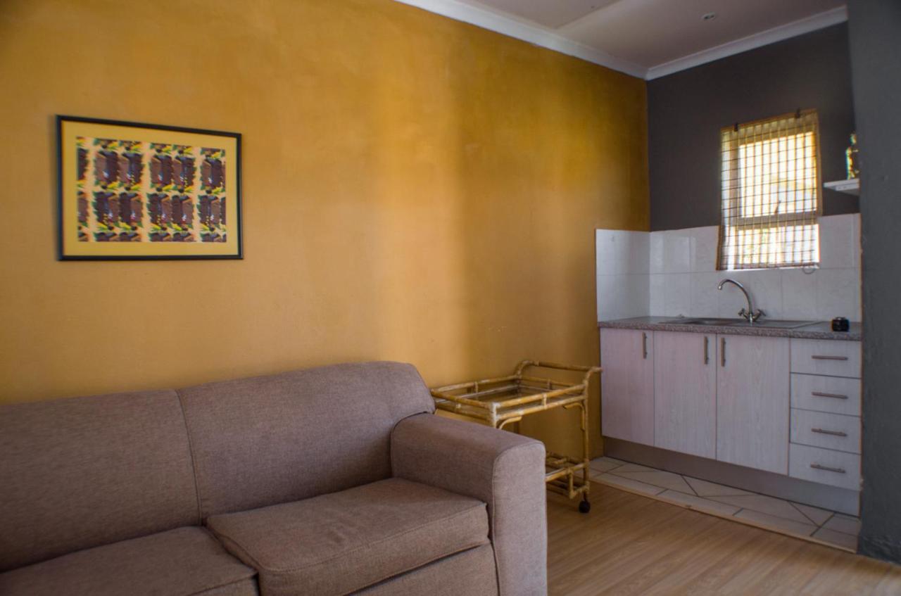 Seroloana Guest House Ράστενμπεργκ Εξωτερικό φωτογραφία