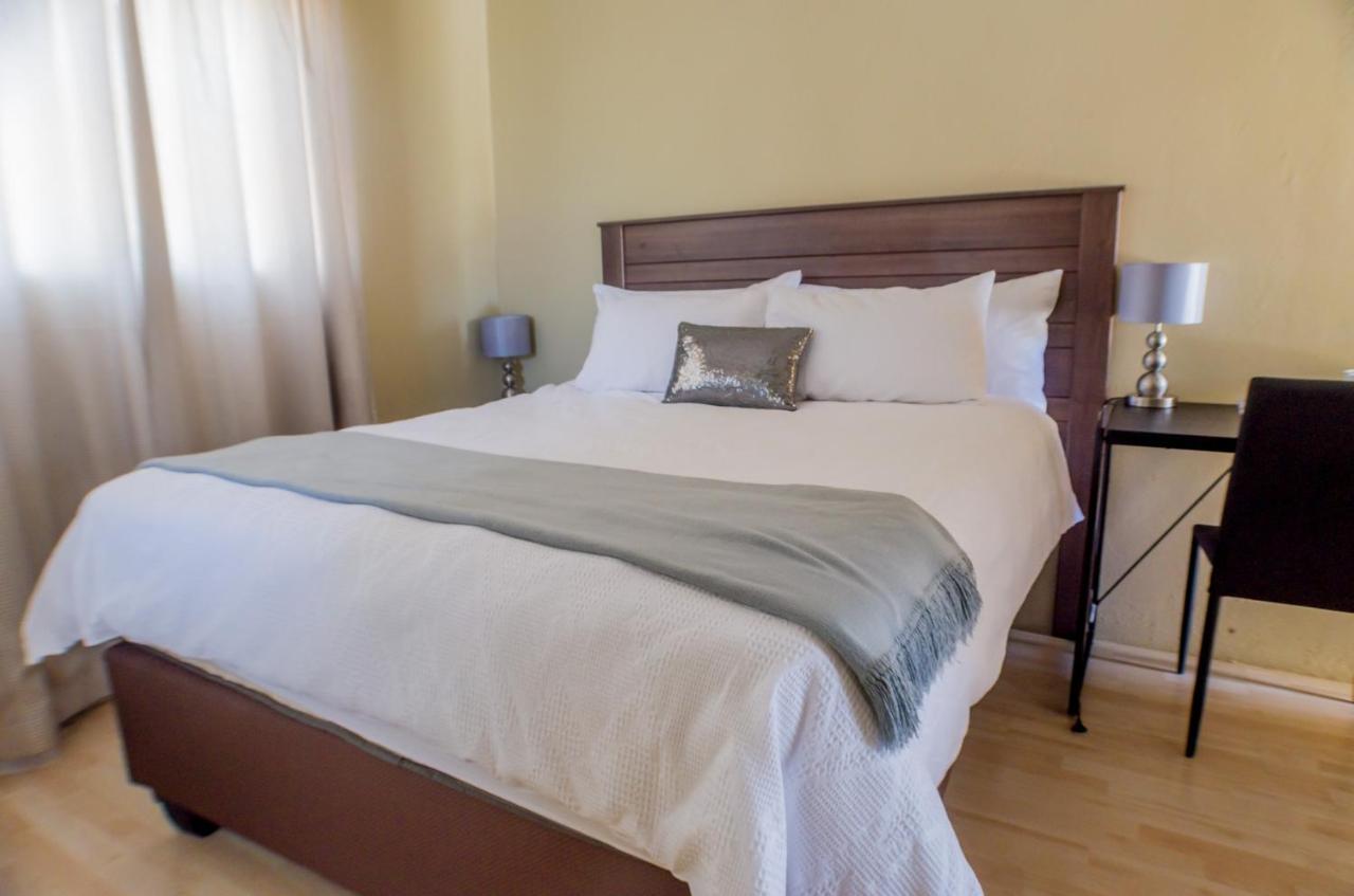 Seroloana Guest House Ράστενμπεργκ Εξωτερικό φωτογραφία