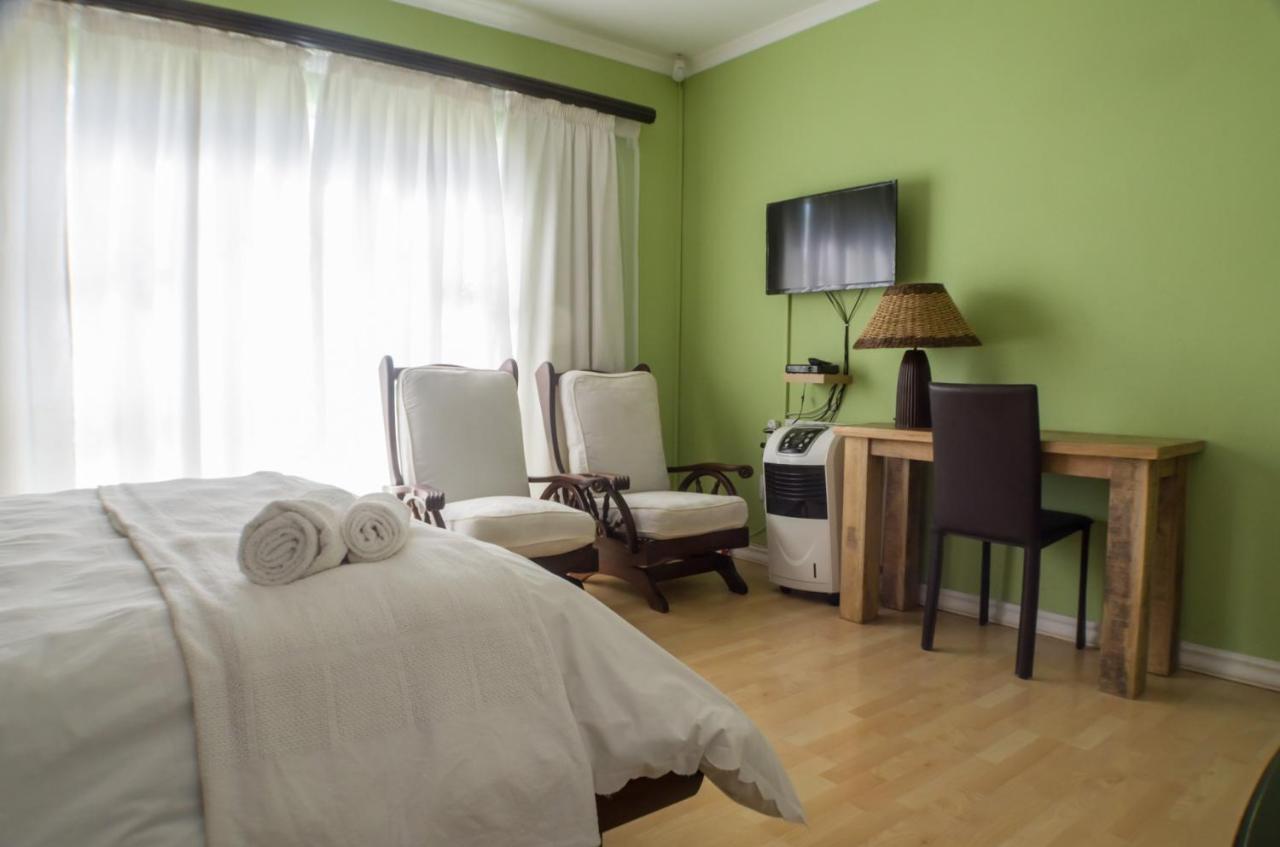 Seroloana Guest House Ράστενμπεργκ Εξωτερικό φωτογραφία